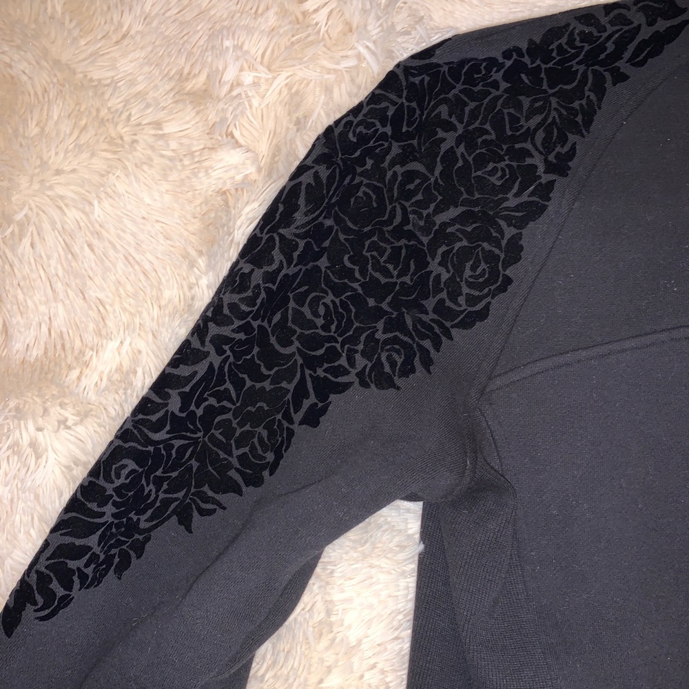 Lululemon black 3/4 zip sweatshirt velvet detail - Picture 2 of 4